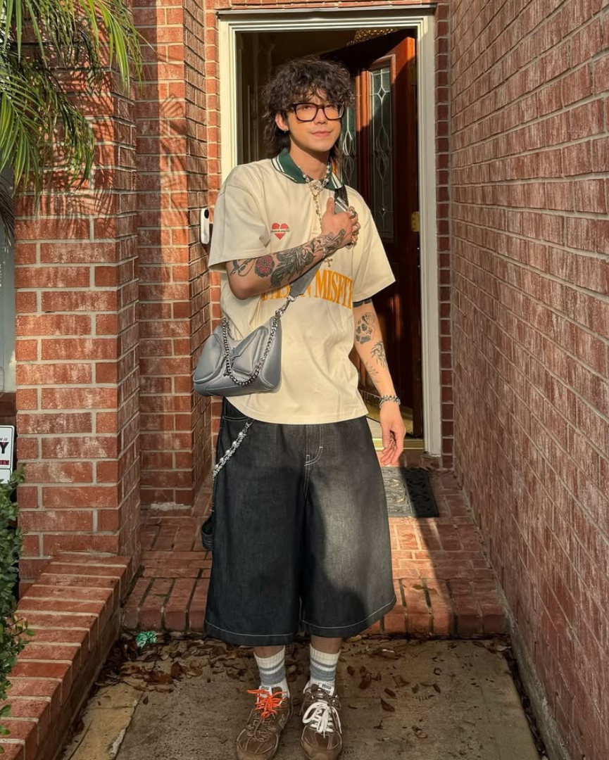 How to Wear Oversized Clothing